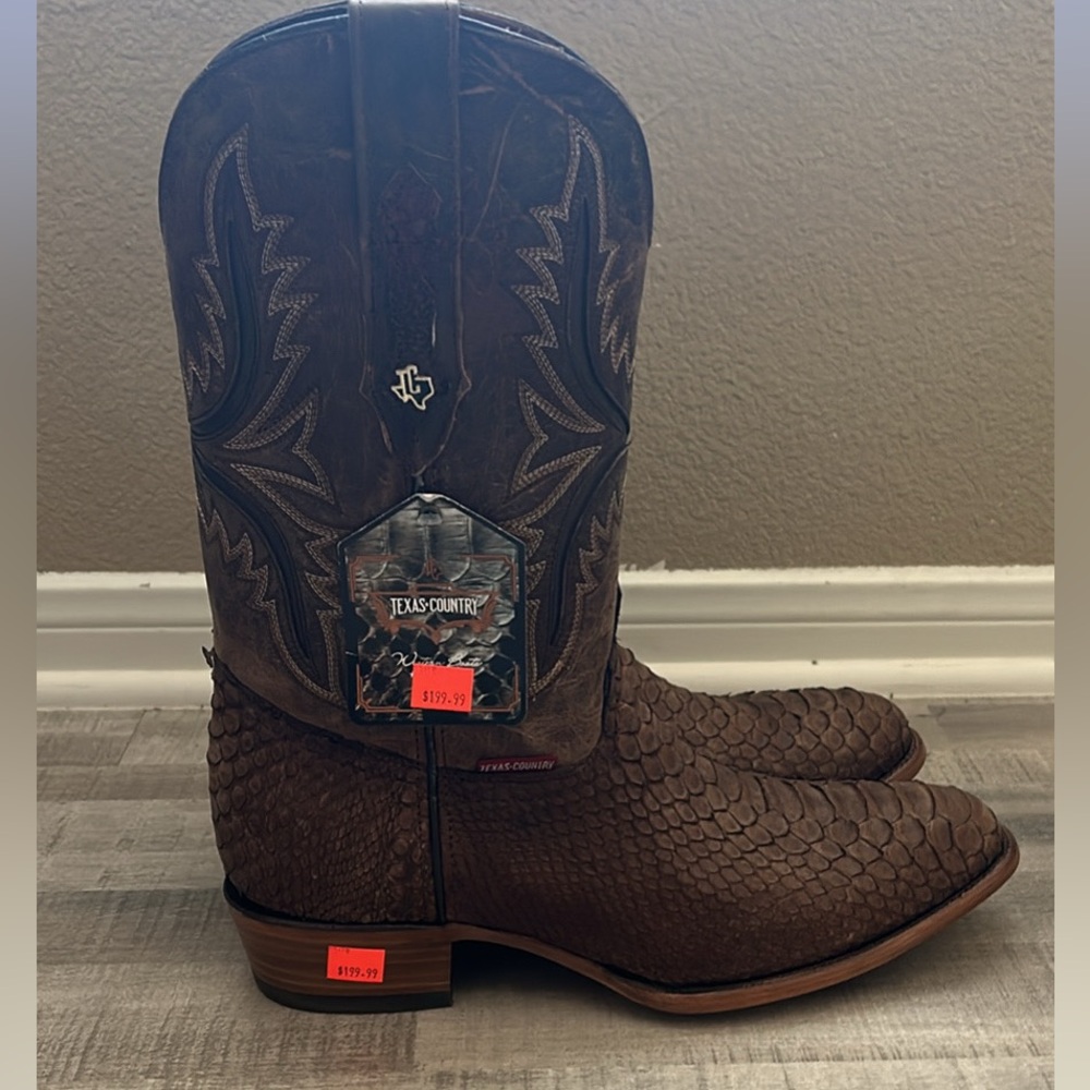 NWT texas country Brown Western snake skin Boots